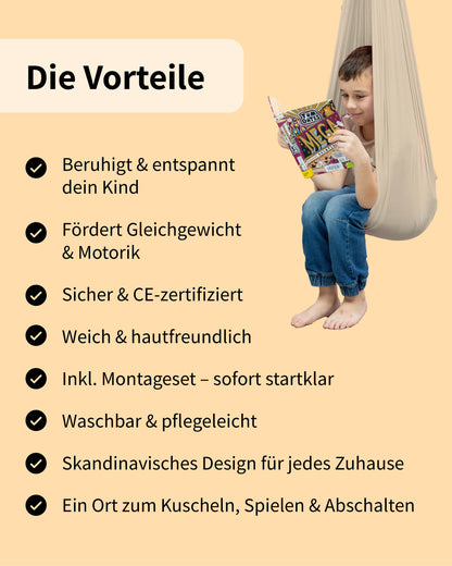 Junge sitzt im Schaukeltuch und liest – Vorteile wie sicher, CE-zertifiziert, weich, entspannend und mit Montageset werden dargestellt